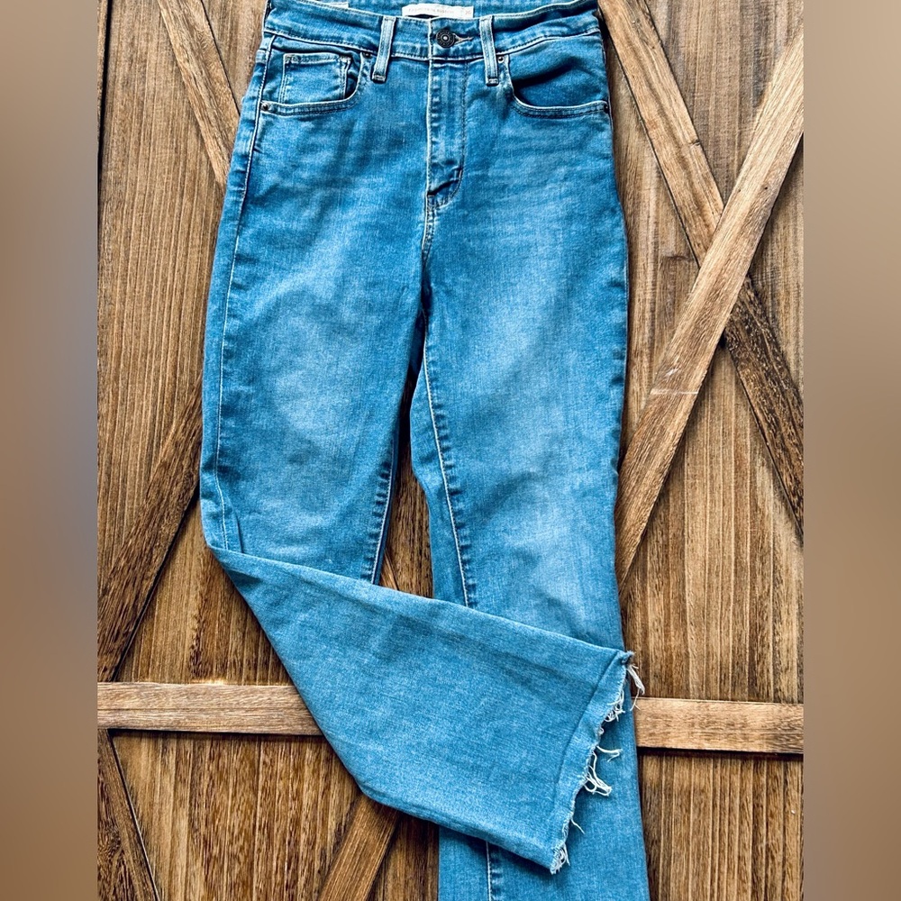 Levi’s sz 26 Wmn’s Blue Jeans